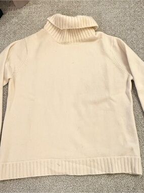 Kirkland Signature Cream Ribbed Turtleneck Sweater